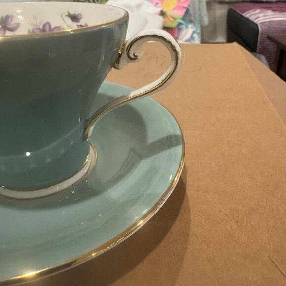 John Aynsley #2974 Bone China Tea Cup and Saucer – Light Blue with Violets - Picture 9 of 9
